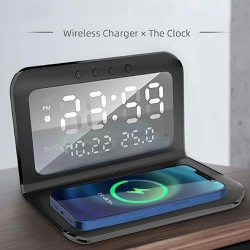 שעון דיגיטלי עם מטען